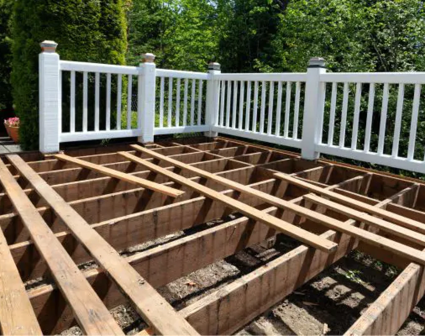 Custom deck builders Lebanon TN backyard