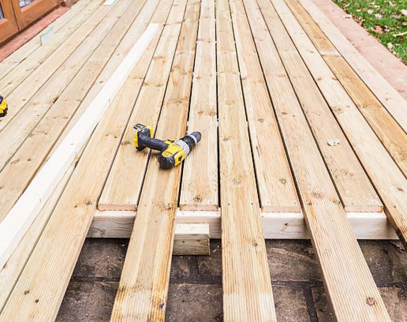 Professional deck installation White House TN